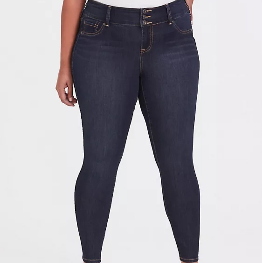 Torrid dark blue wash skinny jeggings